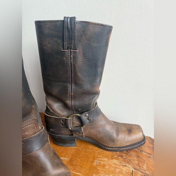 FRYE Womens 12R Boots Brown Leather Square Toe Harness Distressed 77300 Size 9 M - Picture 2 of 11